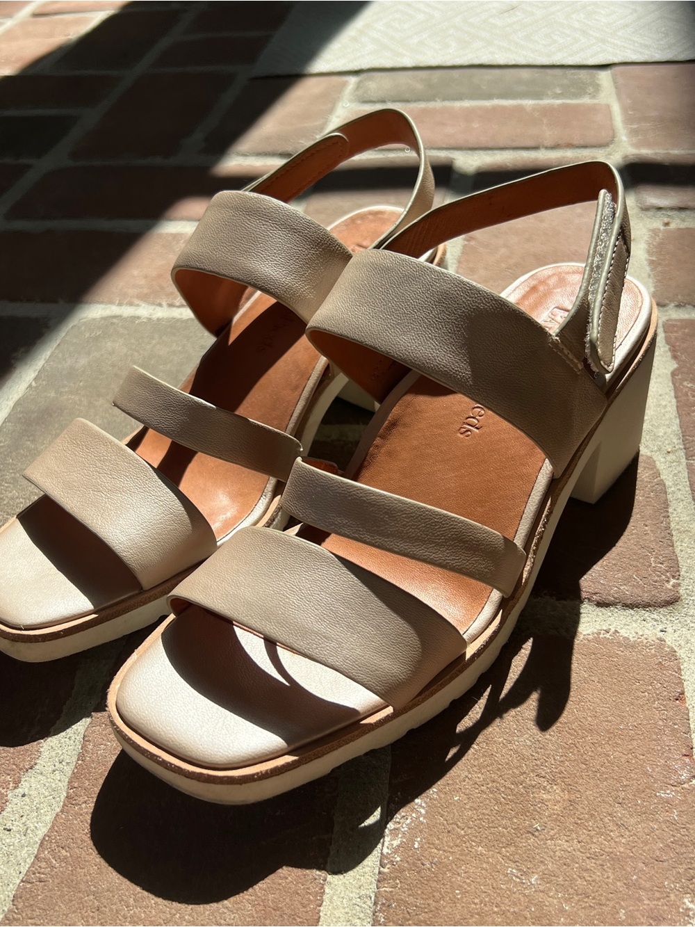 Women’s Neutral Wide-Strap Block Heel Sandals - Taupe